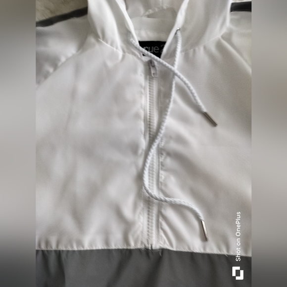 Rue 21 rain jacket running white and gray reflective size L - Picture 5 of 10